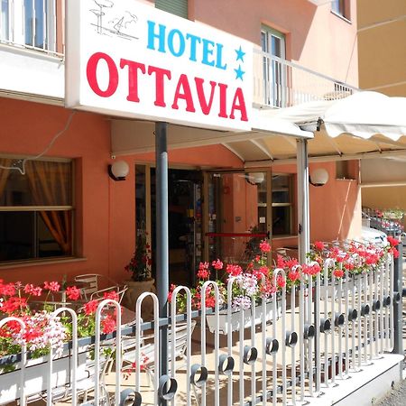 Hotel Ottavia Rimini Exteriör bild