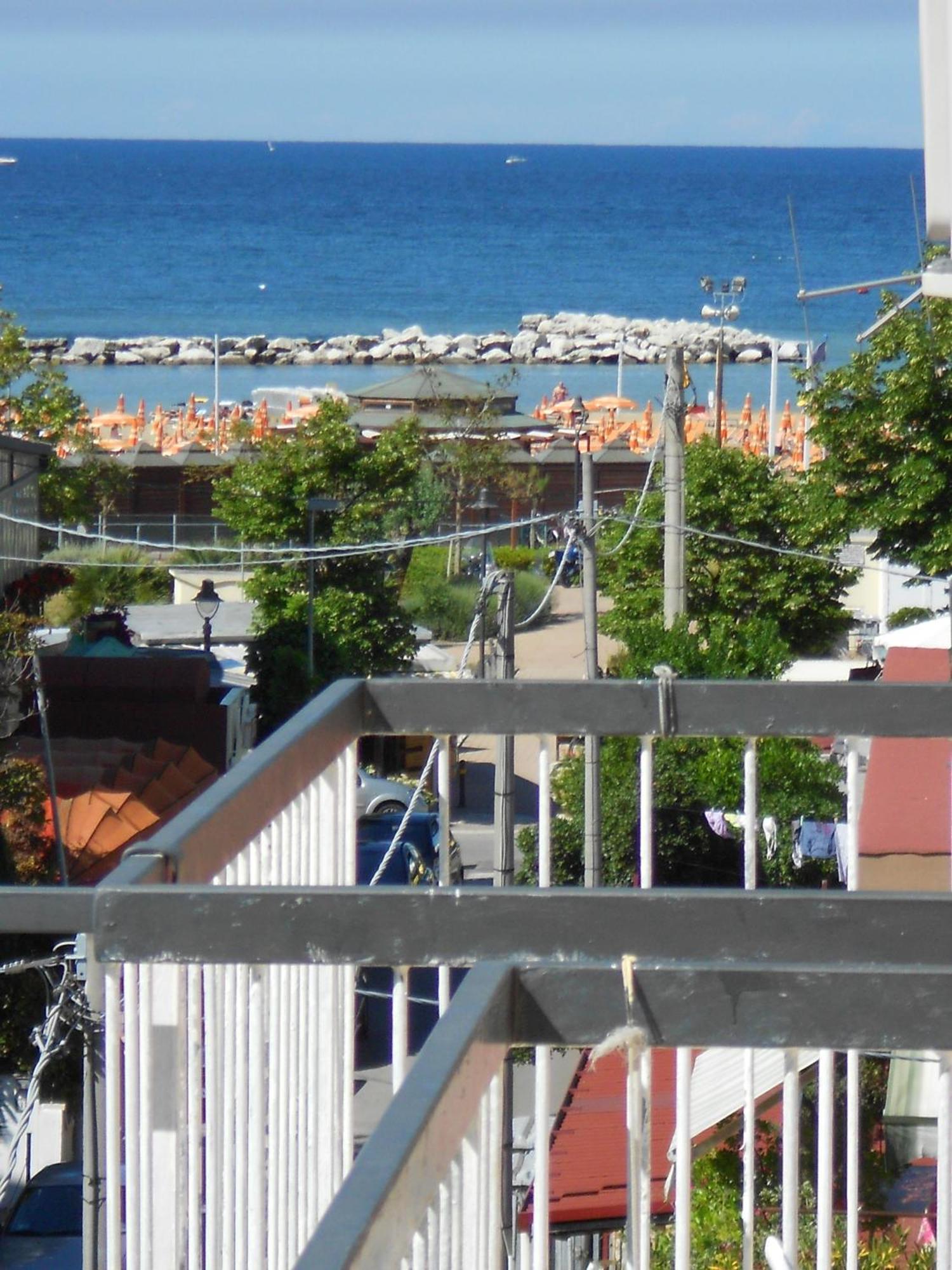 Hotel Ottavia Rimini Exteriör bild