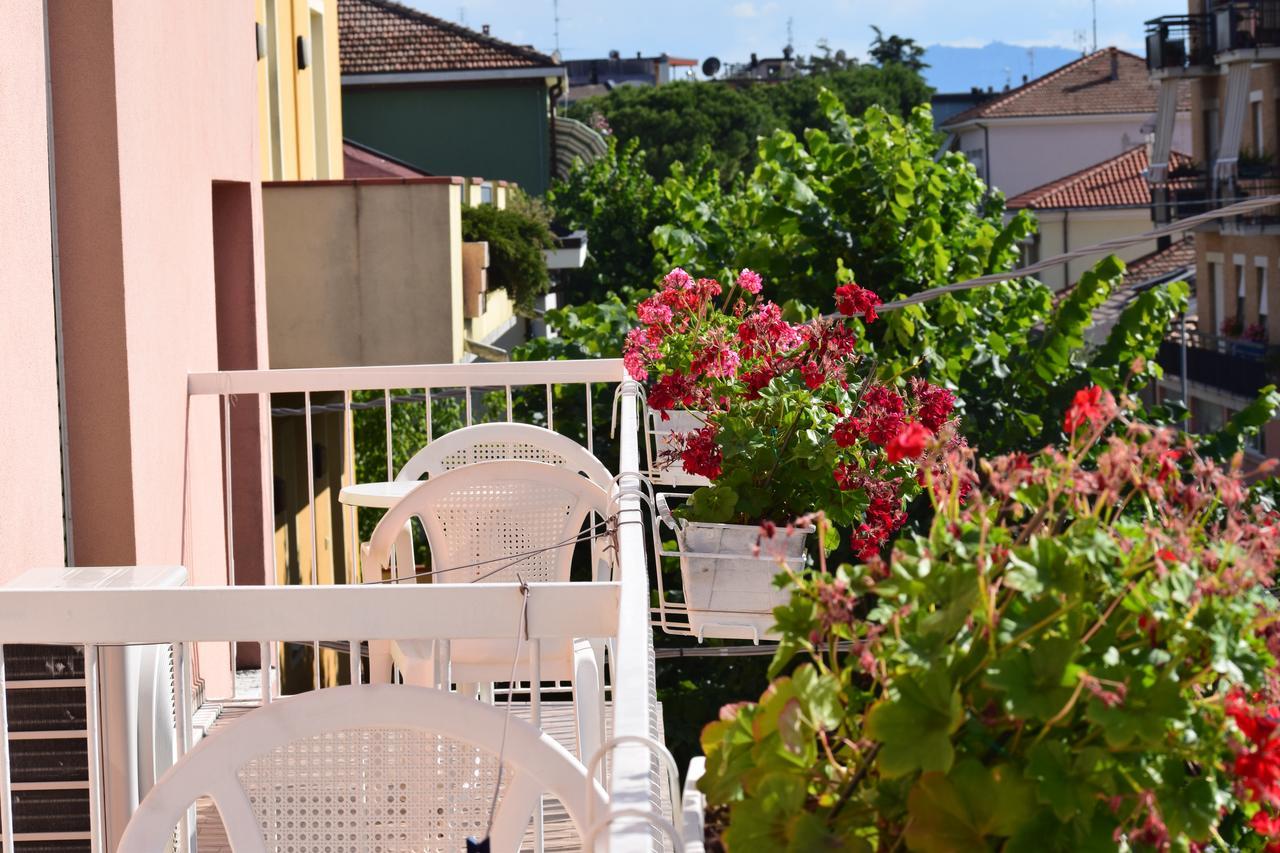 Hotel Ottavia Rimini Exteriör bild