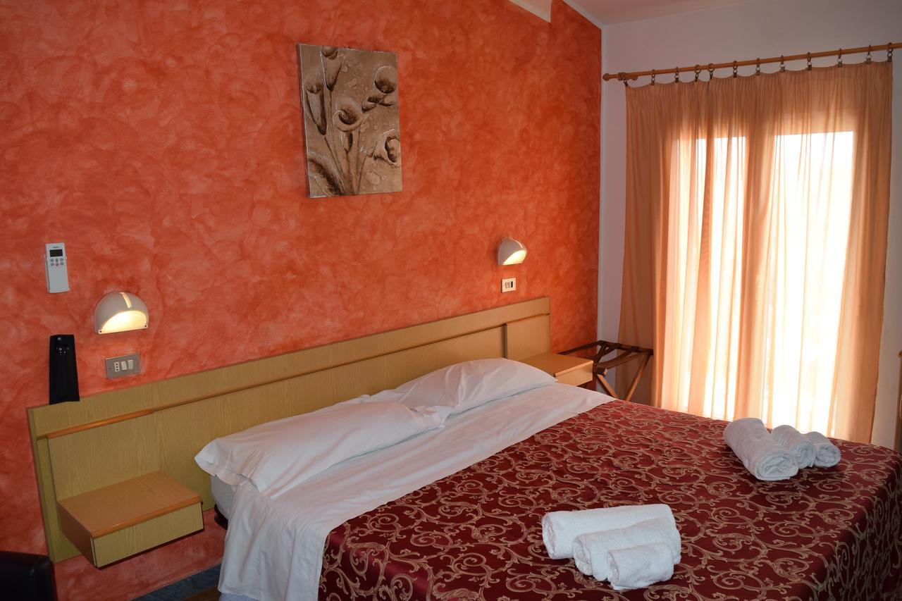 Hotel Ottavia Rimini Exteriör bild