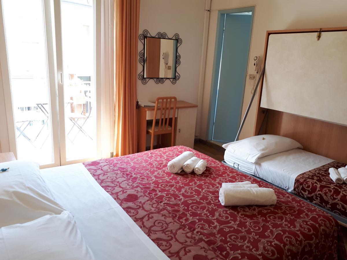 Hotel Ottavia Rimini Exteriör bild